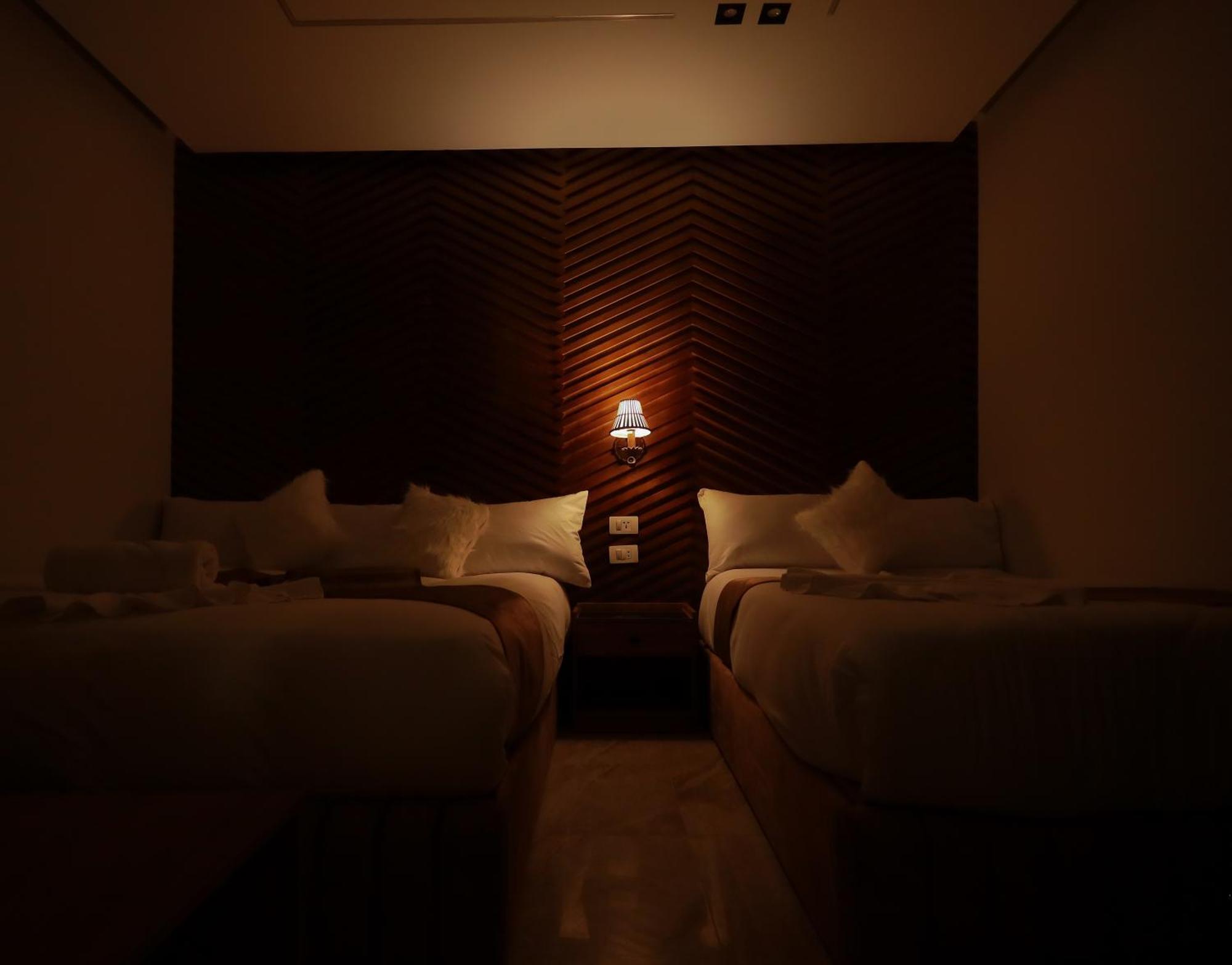 The Muse Pyramids Inn Kafrat al Jabal Bagian luar foto